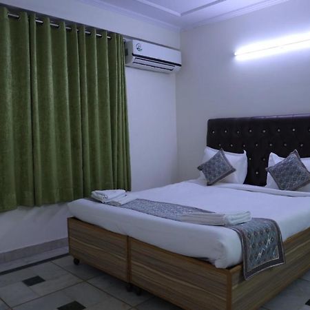 Hotel Star Palace - Near Karol Bagh Metro Delhi  Exterior foto