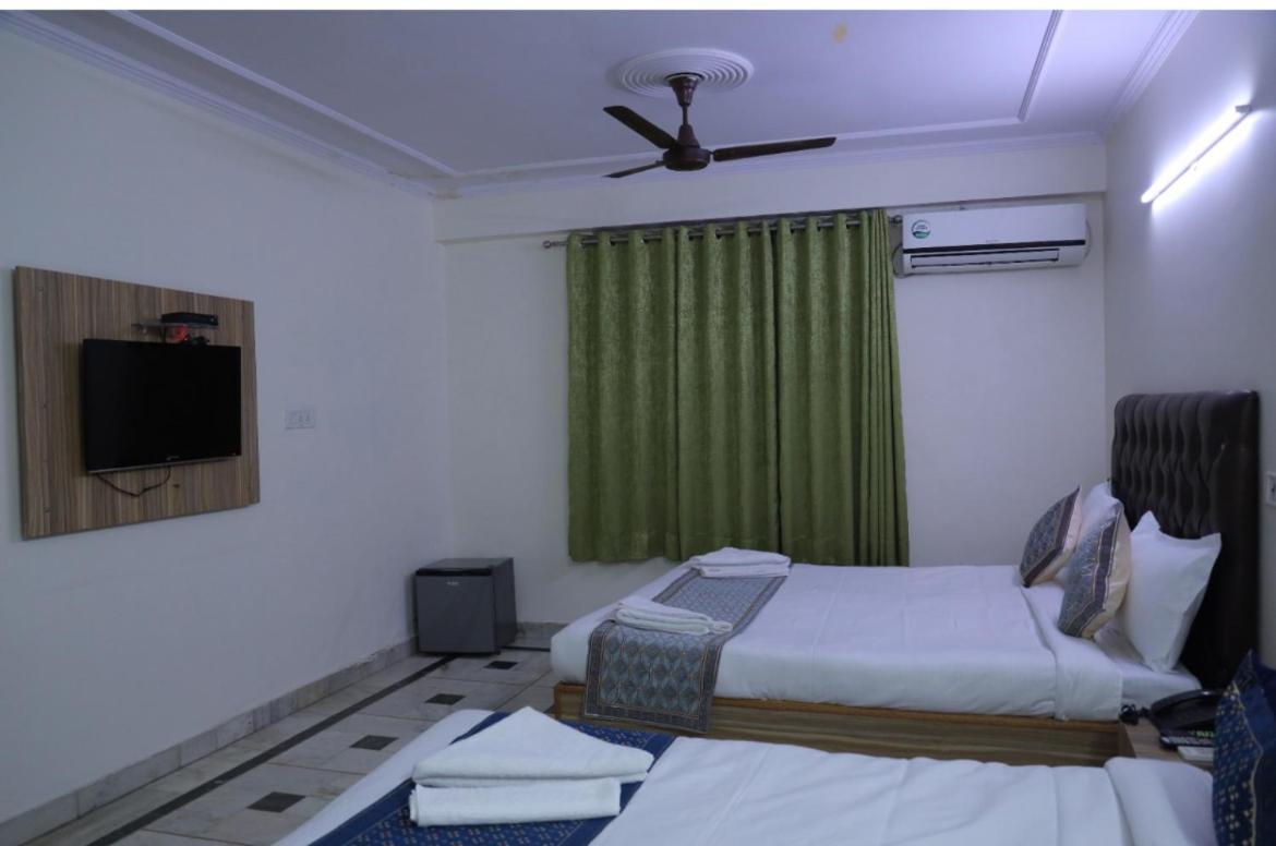 Hotel Star Palace - Near Karol Bagh Metro Delhi  Exterior foto