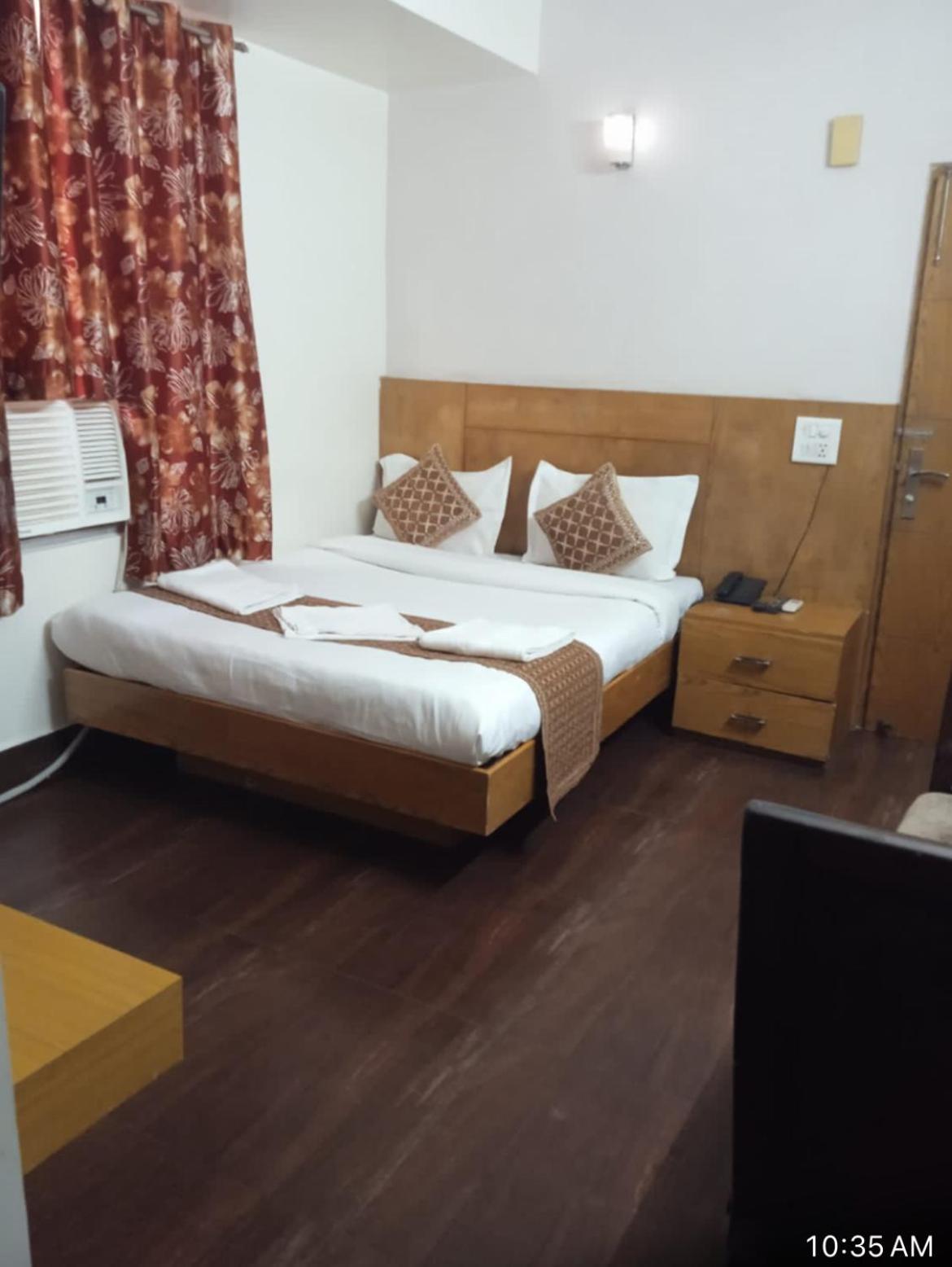 Hotel Star Palace - Near Karol Bagh Metro Delhi  Exterior foto